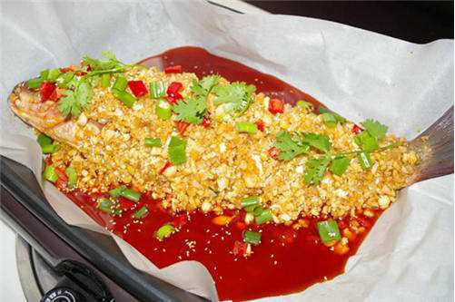 <b>蒜香紙包魚做法</b>