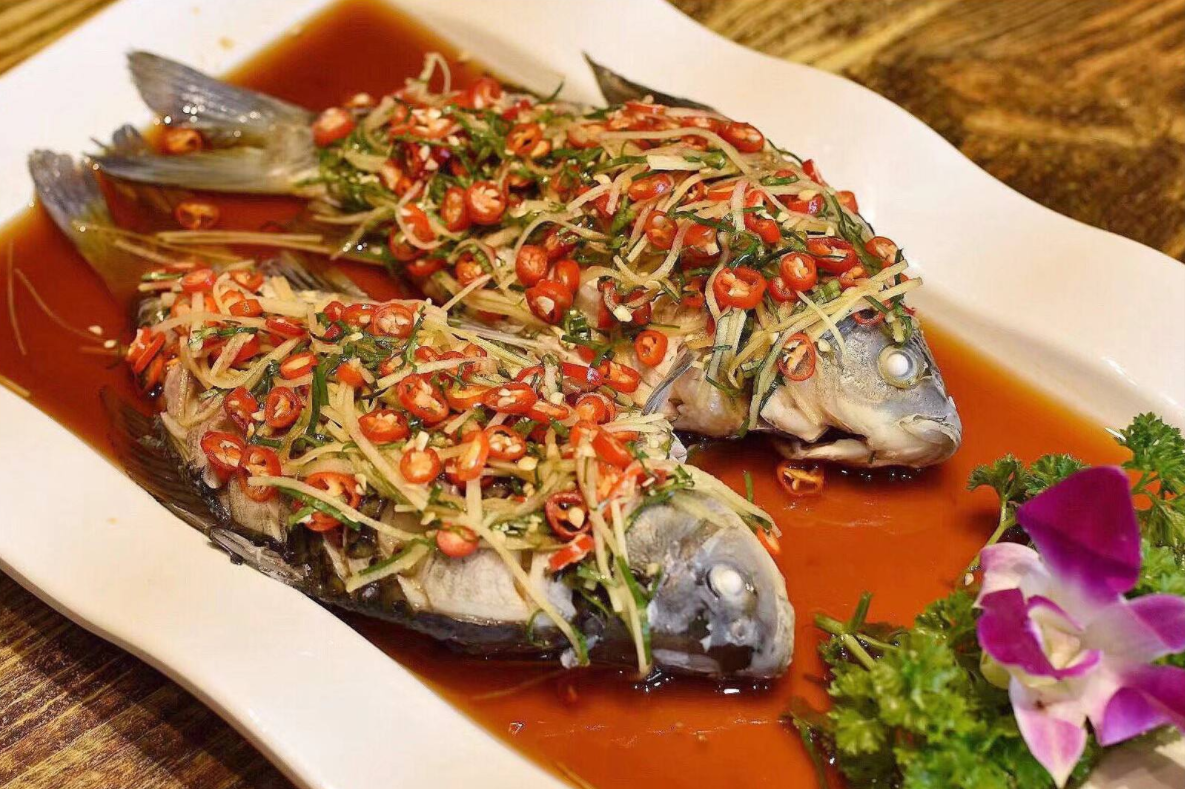 涼拌鯽魚制作方法