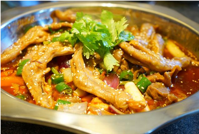 糯香干鍋鴨掌制作方法